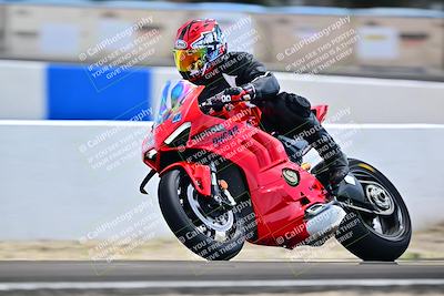 media/Apr-18-2025-TrackDaz (Fri) [[45f5874c44]]/B Group/Session 4 (Turn 6 - Outside)/
